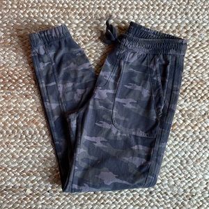 Athleta Farallon Jogger 2 Camo